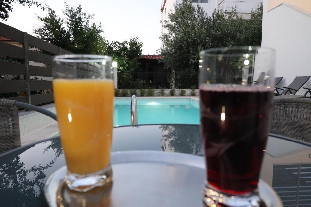 Sunshine Rooms And Suites Vrasná 외부 사진