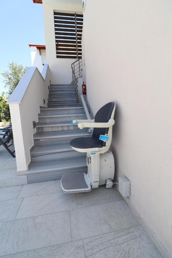 Sunshine Rooms And Suites Vrasná 외부 사진