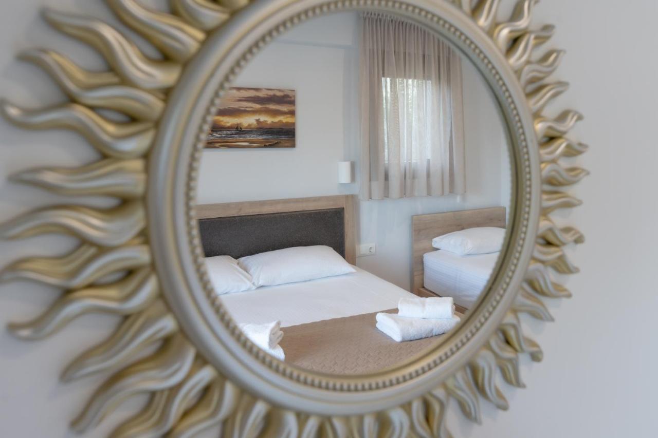 Sunshine Rooms And Suites Vrasná 외부 사진