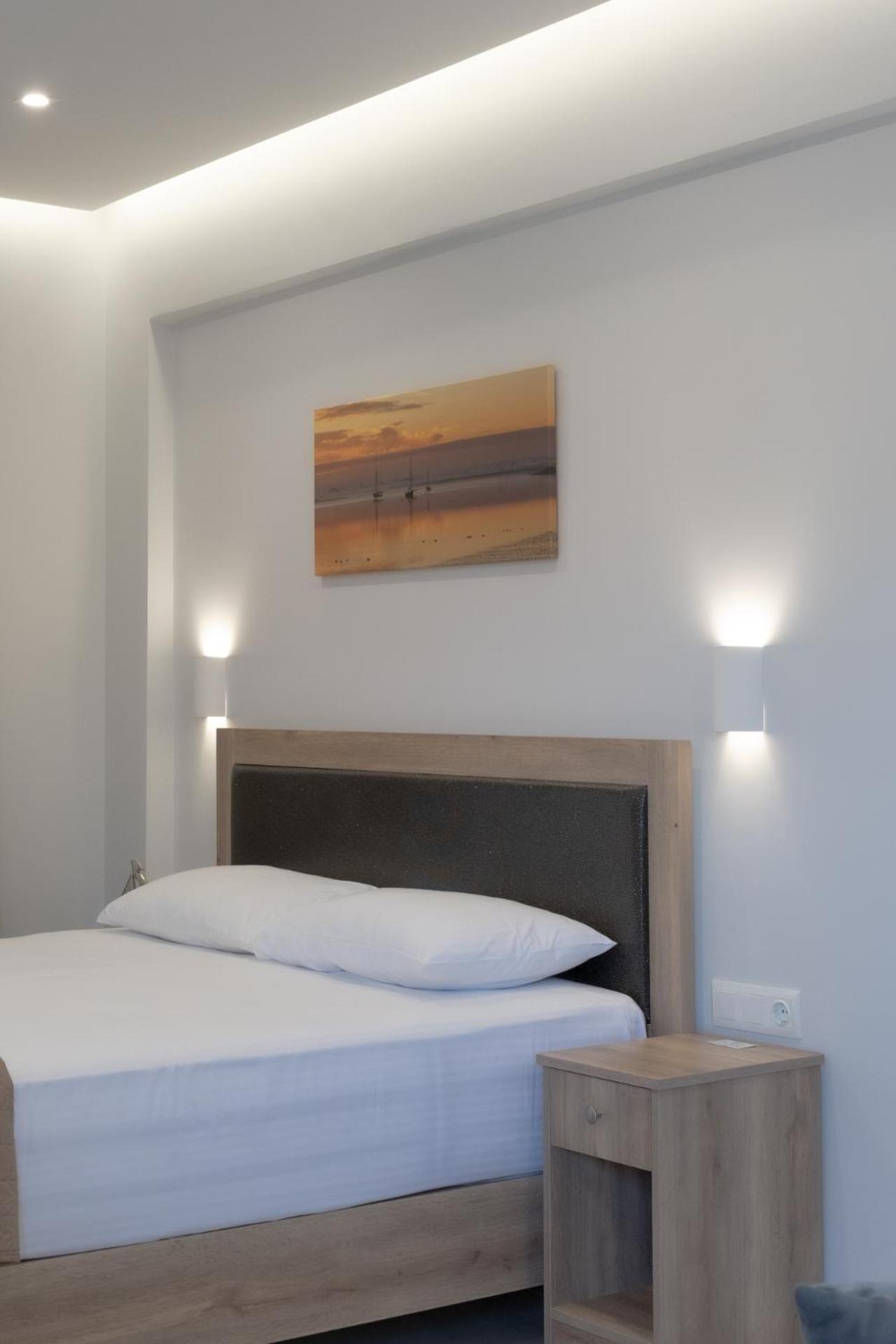 Sunshine Rooms And Suites Vrasná 외부 사진