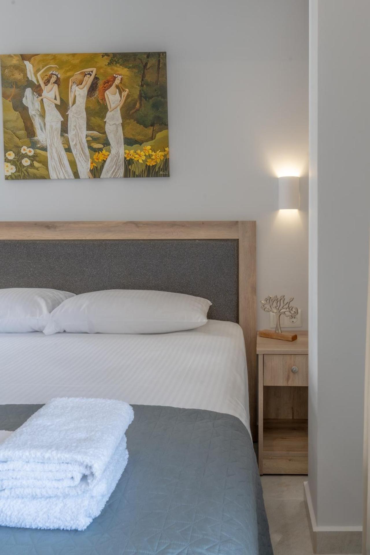Sunshine Rooms And Suites Vrasná 외부 사진