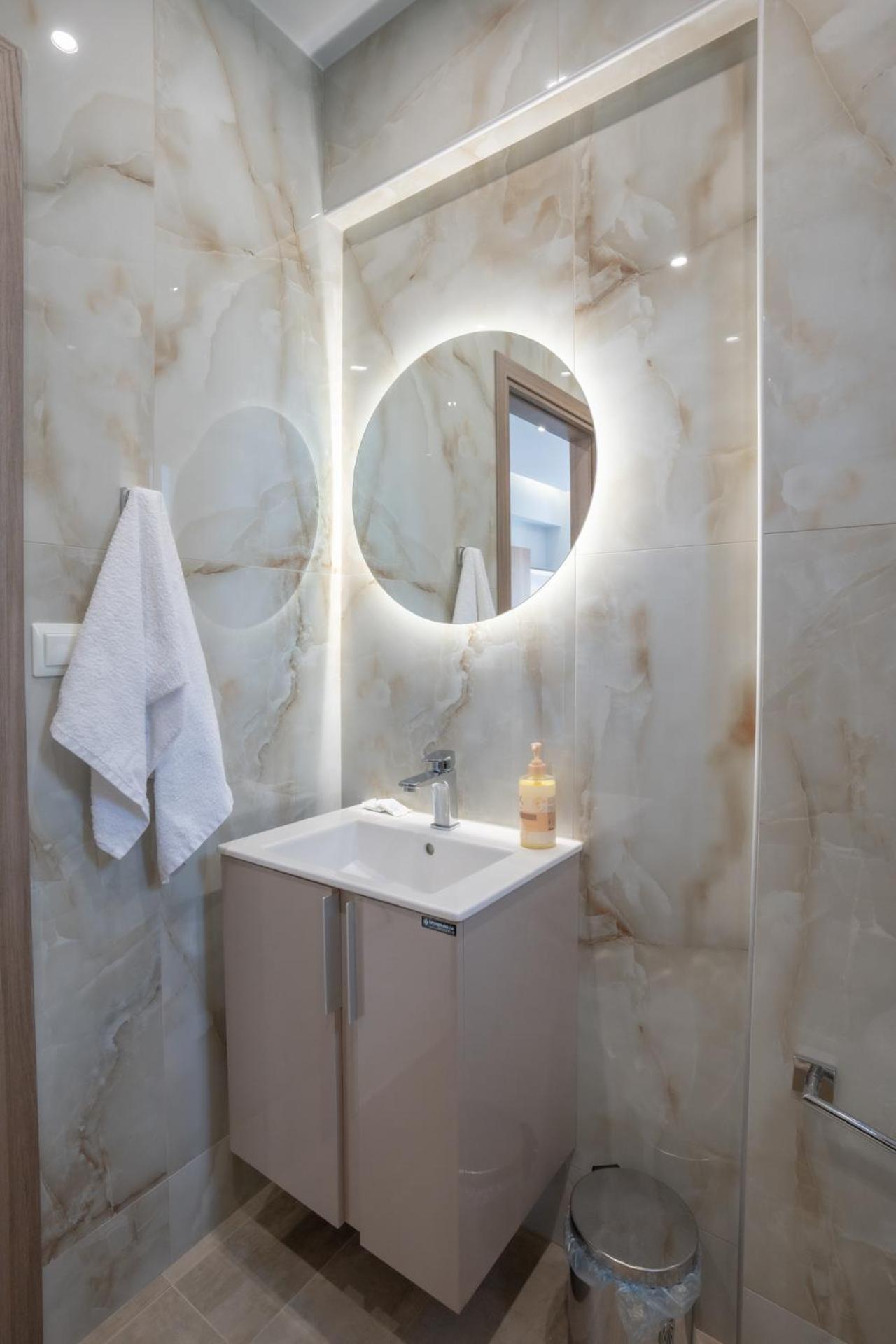 Sunshine Rooms And Suites Vrasná 외부 사진